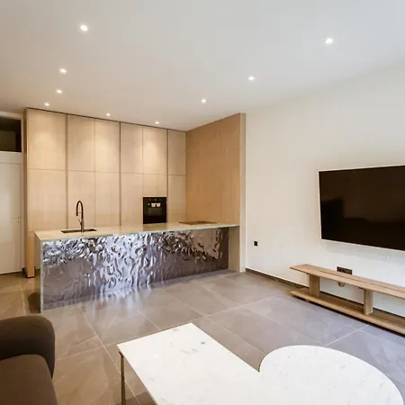 Hugme * Καλυθιές