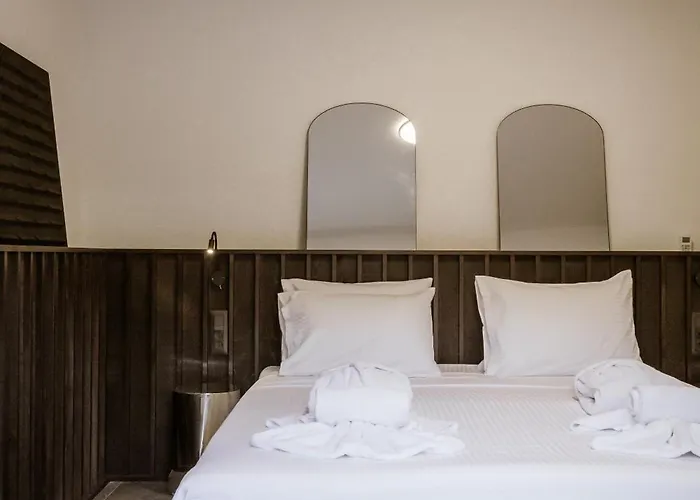 Hugme * Καλυθιές